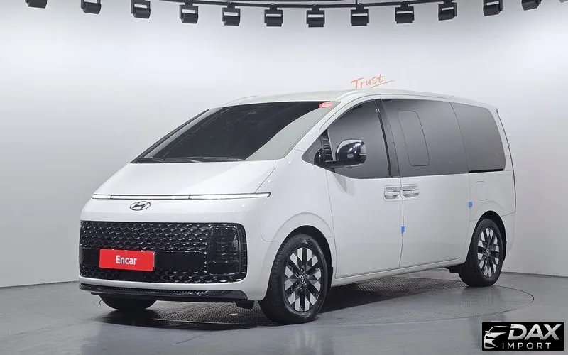 Hyundai Staria L3.5 Lounge 9-Seater