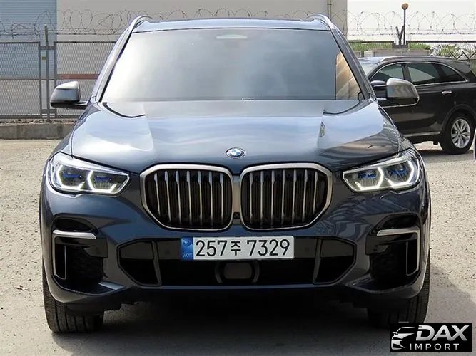 BMW X5 M50i