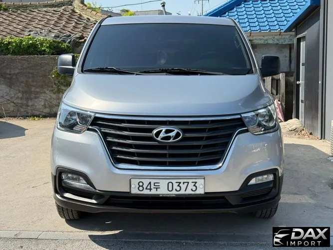 Hyundai Starex Van 5-Seater LPi