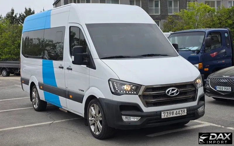 Hyundai Solati 15-seater