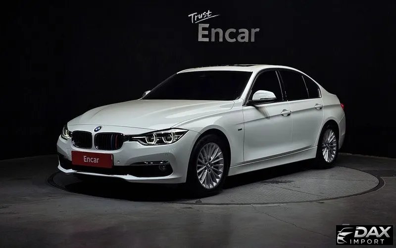 BMW 3-Series 320i Luxury