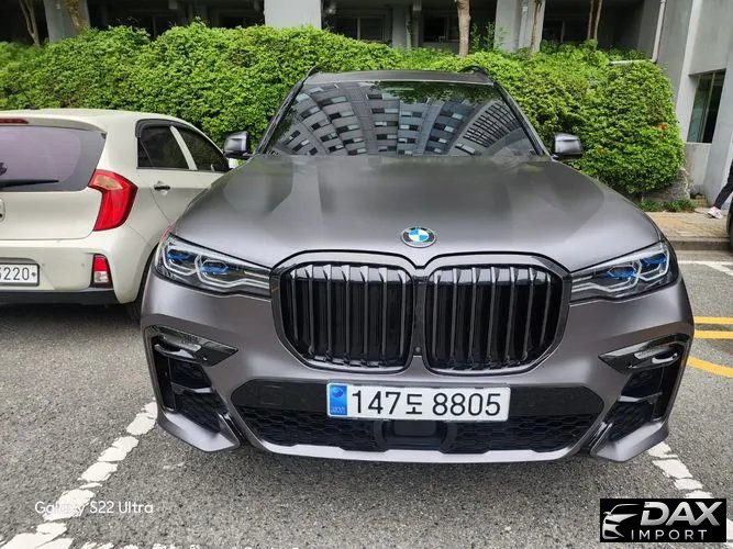 BMW X7 M50i Dark Shadow Edition 6STR