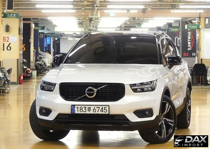 Volvo XC40 B4 R-Design