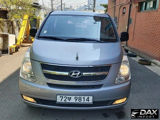 Hyundai Starex 12-Seater Wagon