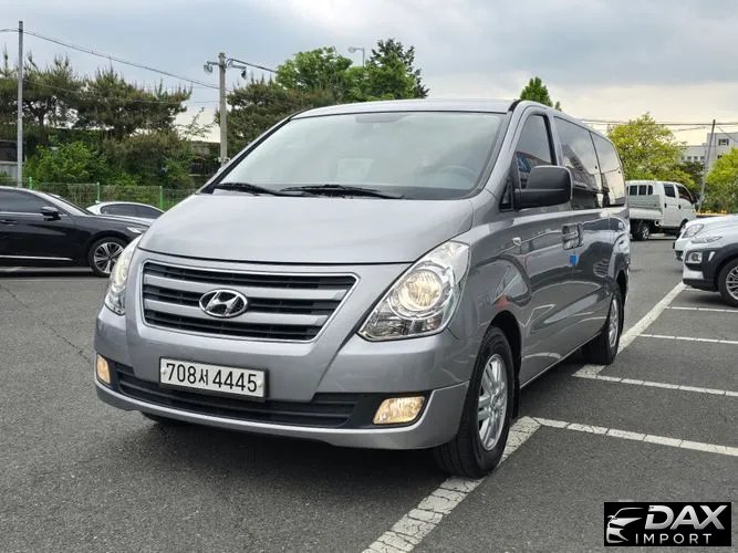 Hyundai Starex 12-Seater Wagon