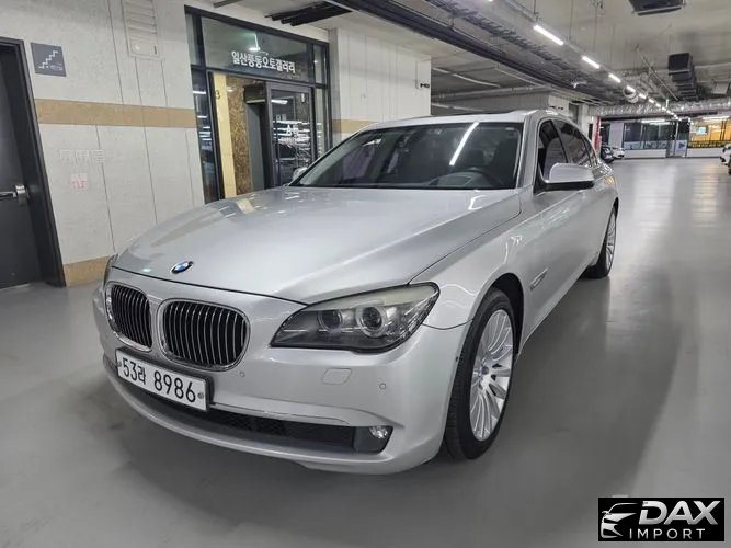 BMW 7-Series 740Li