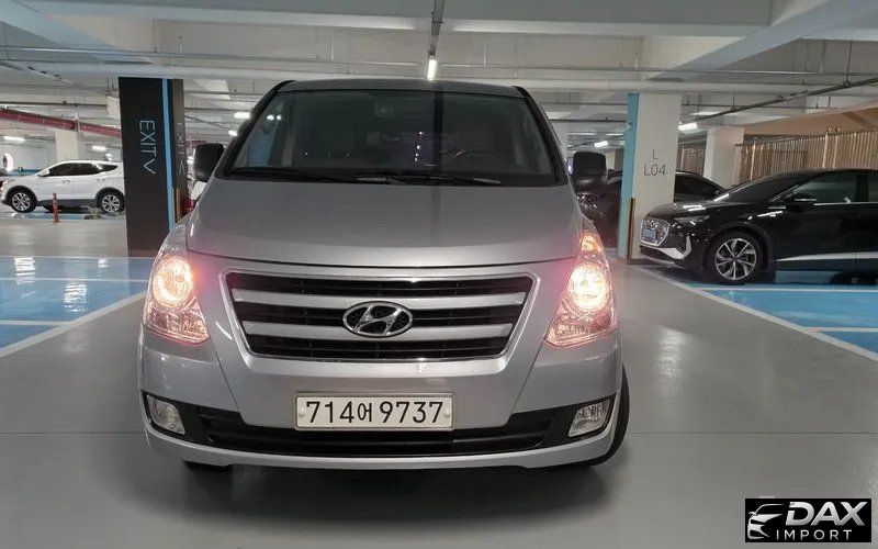 Hyundai Starex 4WD 12-Seater Wagon