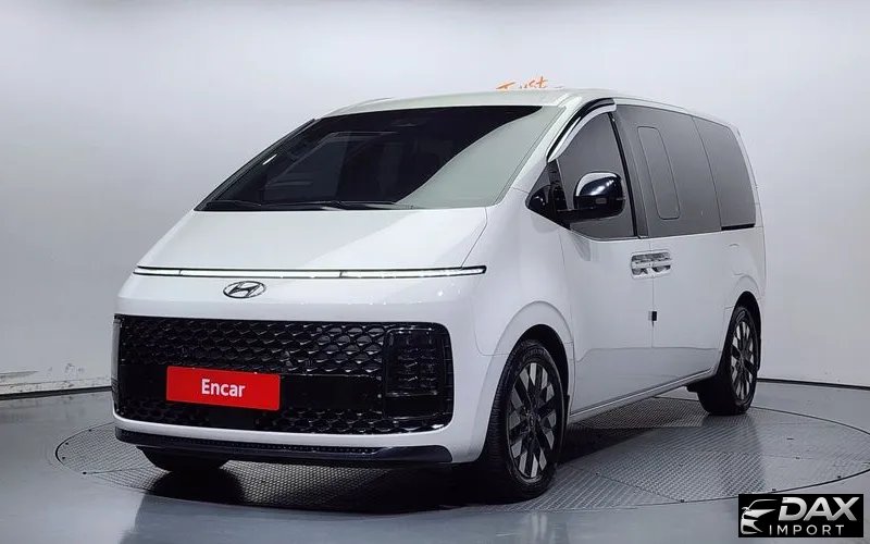 Hyundai Staria Lounge 9-Seater