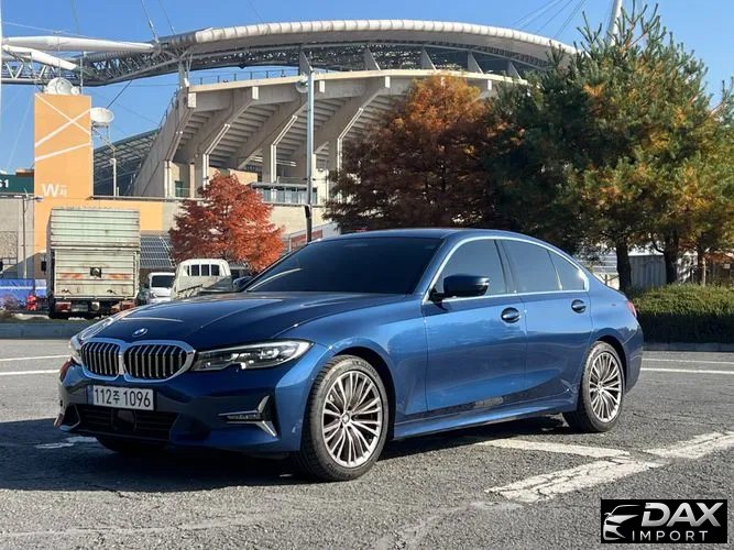 BMW 3-Series 320i Luxury
