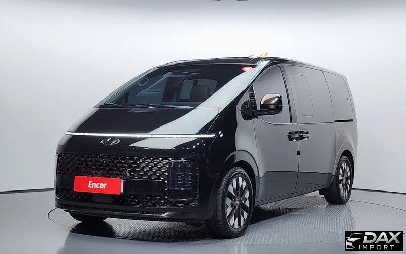 Hyundai Staria Lounge 9-Seater