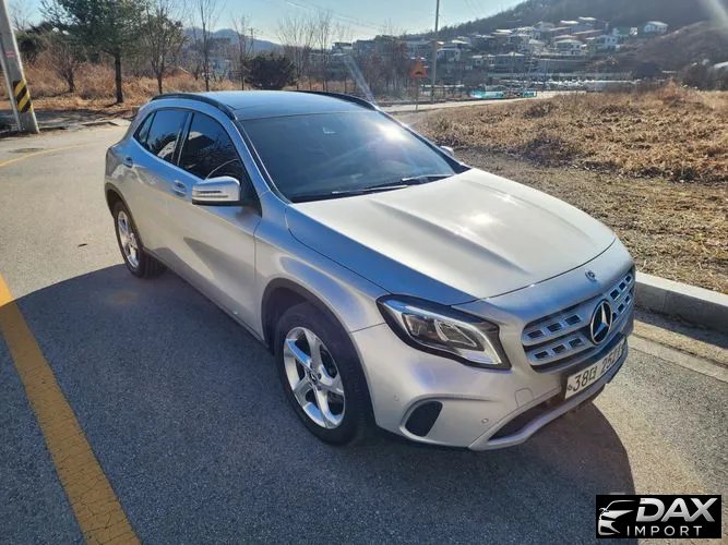 Mercedes-Benz GLA-Class GLA220