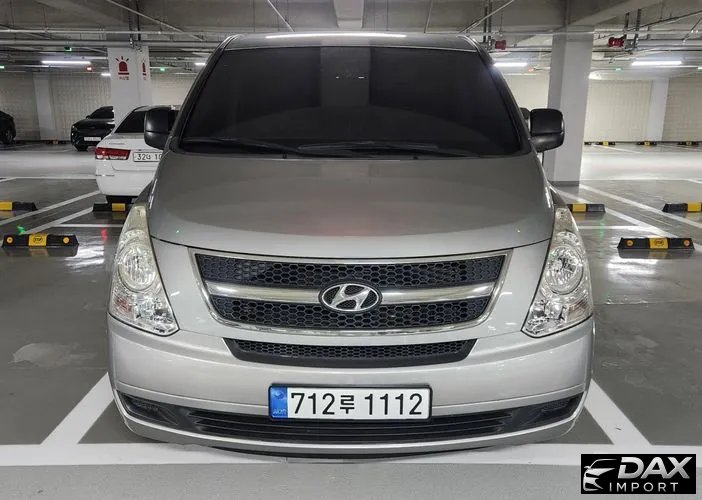 Hyundai Starex 12-Seater Wagon