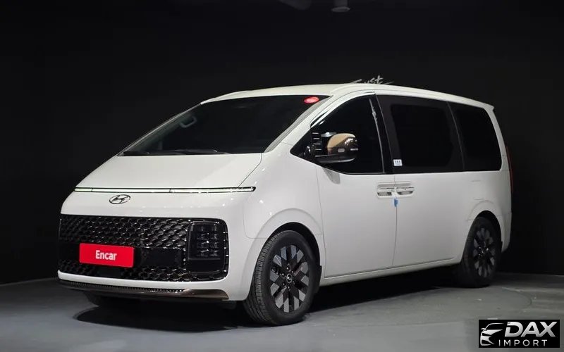 Hyundai Staria Lounge 9-Seater
