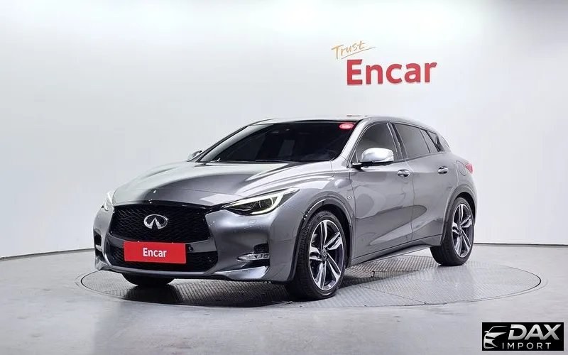 Infiniti Q30 2.0 Exclusive City Black