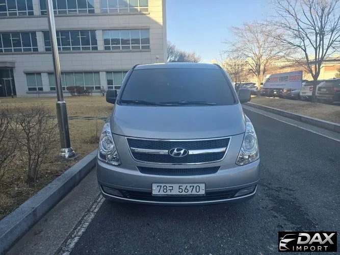 Hyundai Starex 12-Seater Wagon