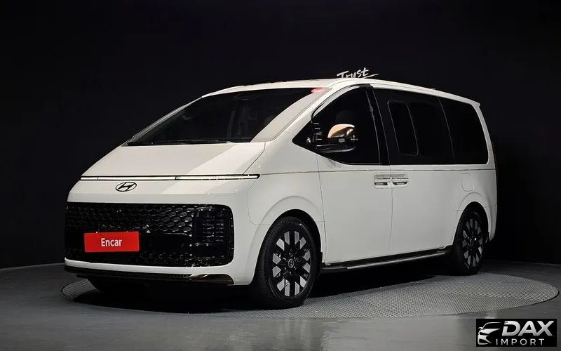 Hyundai Staria 4WD Lounge 7-Seater