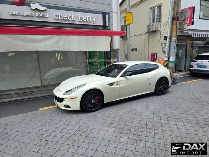 Ferrari FF 6.3 V12