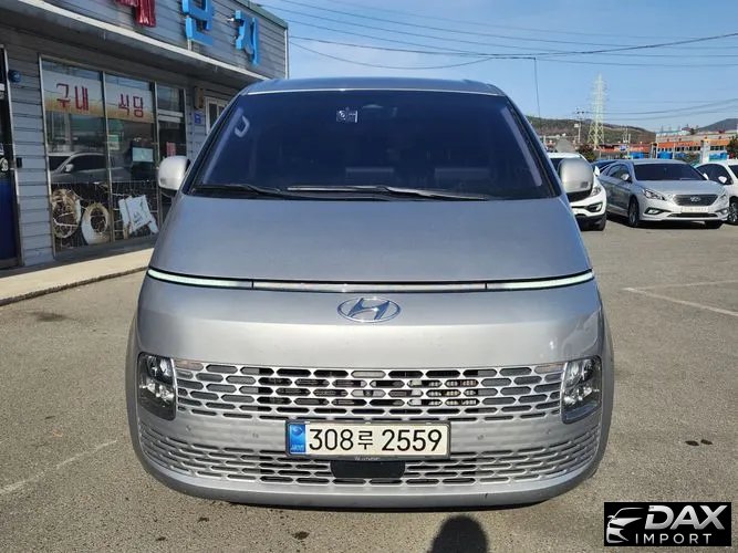 Hyundai Staria Tourer 9-Seater