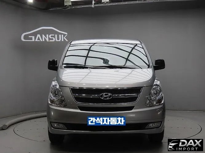Hyundai Starex 12-Seater Wagon