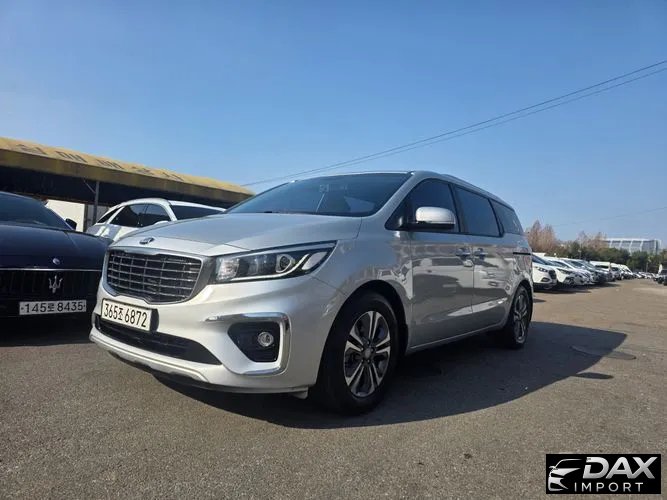 Kia Canival 9-Seater Luxury