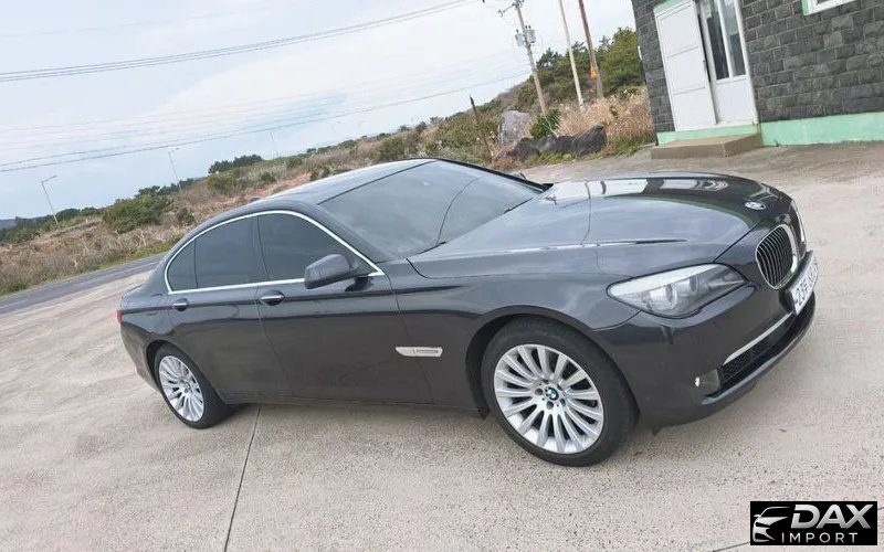 BMW 7-Series 740i