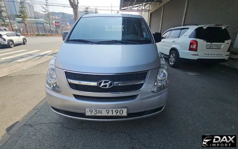 Hyundai Starex 5-Seater VAN