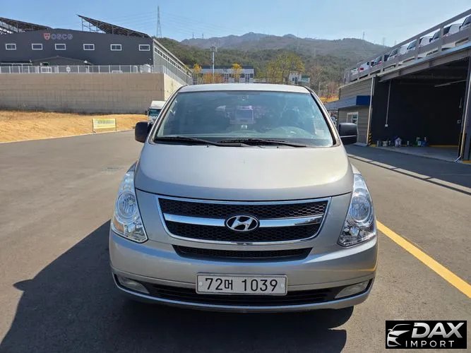 Hyundai Starex 12-Seater Wagon