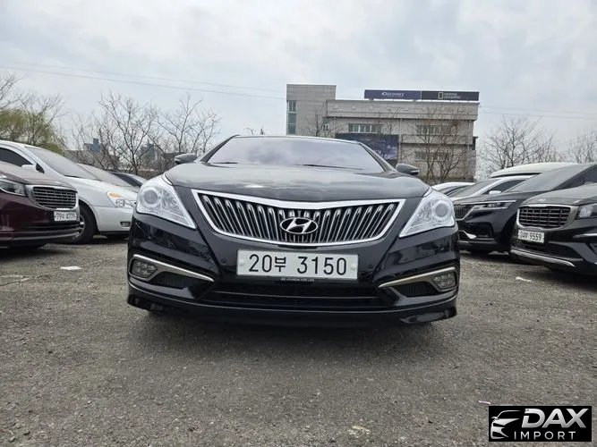 Hyundai Grandeur HG240 Modern