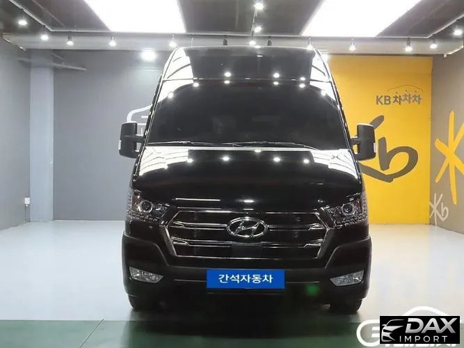 Hyundai Solati 15-seater