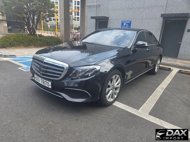 Mercedes-Benz E-Class E300 4MATIC Exclusive
