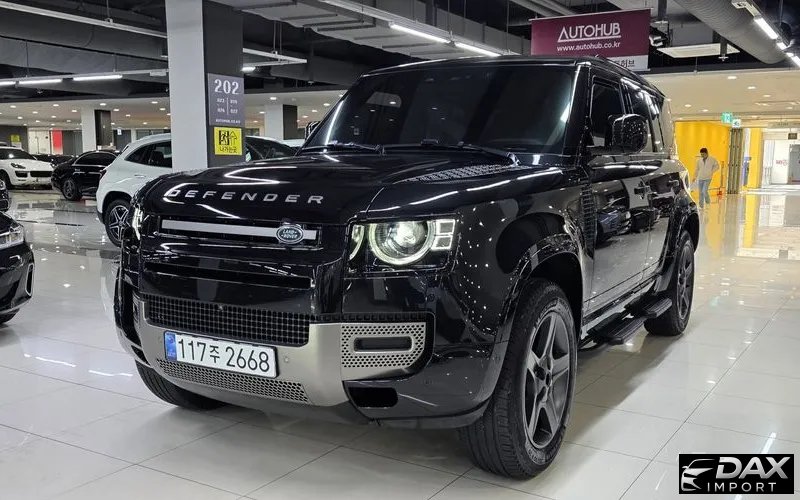 Land Rover Defender 110 P300 X-Dynamic SE