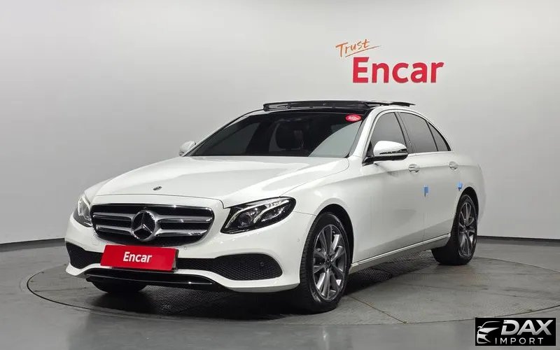 Mercedes-Benz E-Class E300 4MATIC Avnatgarde