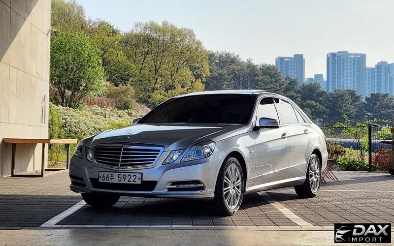 Mercedes-Benz E-Class E300 Elegance