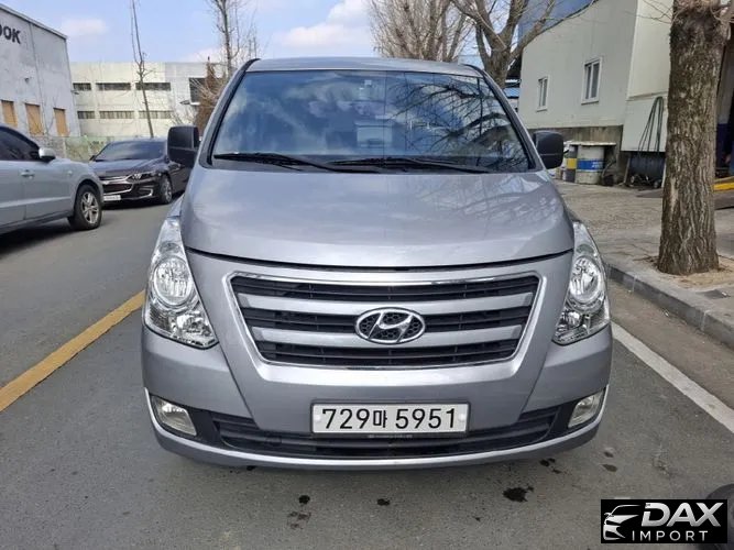 Hyundai Starex 12-Seater Wagon
