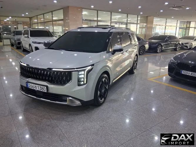 Kia Canival Gasoline 7-Seater Outdoor