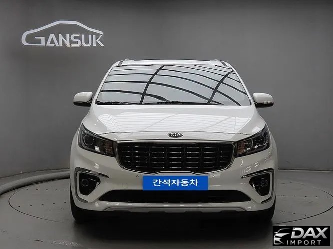 Kia Canival 9-Seater Luxury