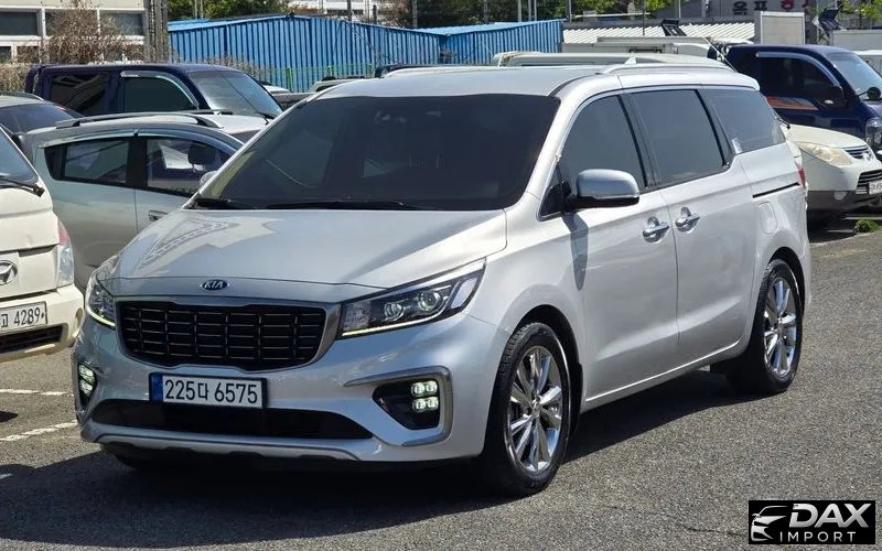 Kia Canival Gasoline 9-Seater Prestige