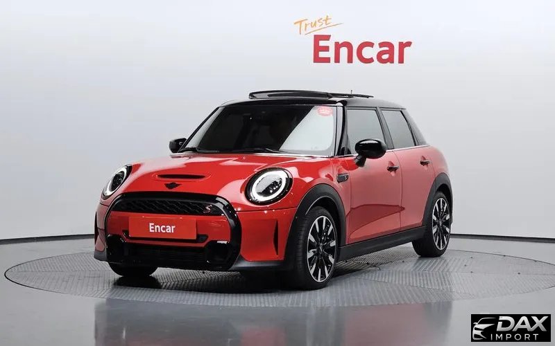 Mini Cooper 5Door Classic Launch Pack