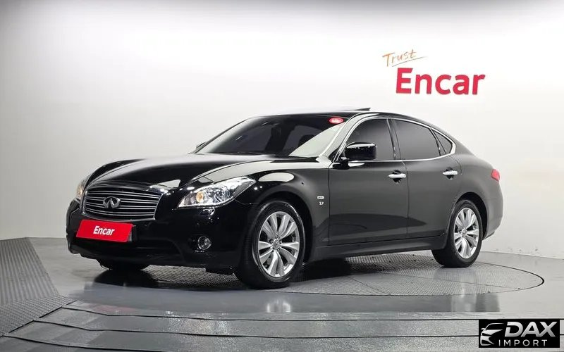 Infiniti M Premium