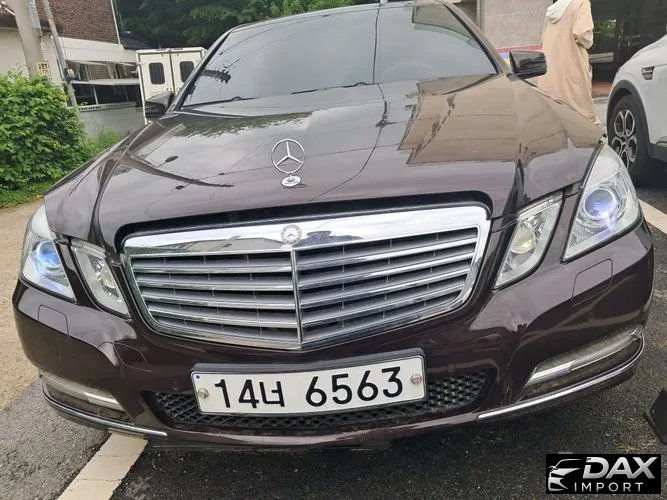 Mercedes-Benz E-Class E300 Elegance