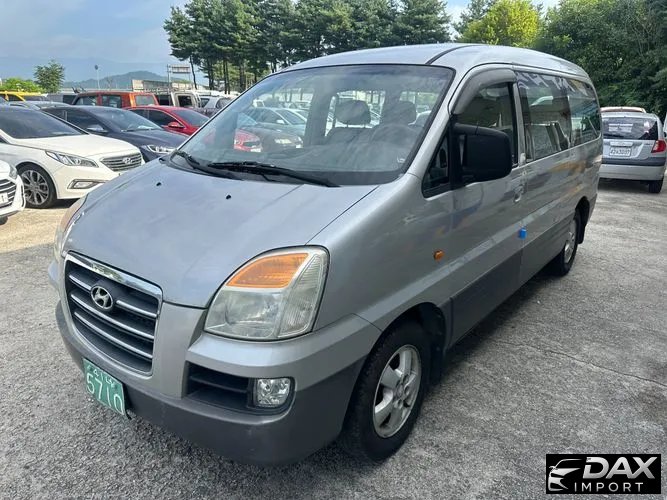 Hyundai Starex 9-Seater CRDi 2WD