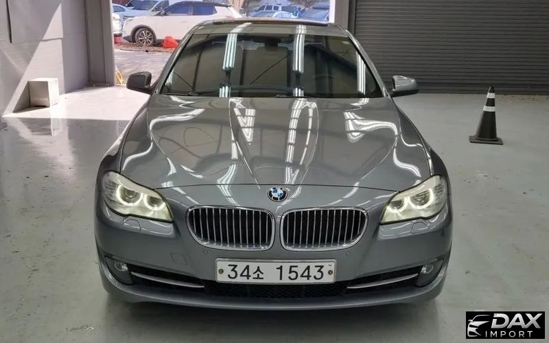 BMW 5-Series 528i Luxury
