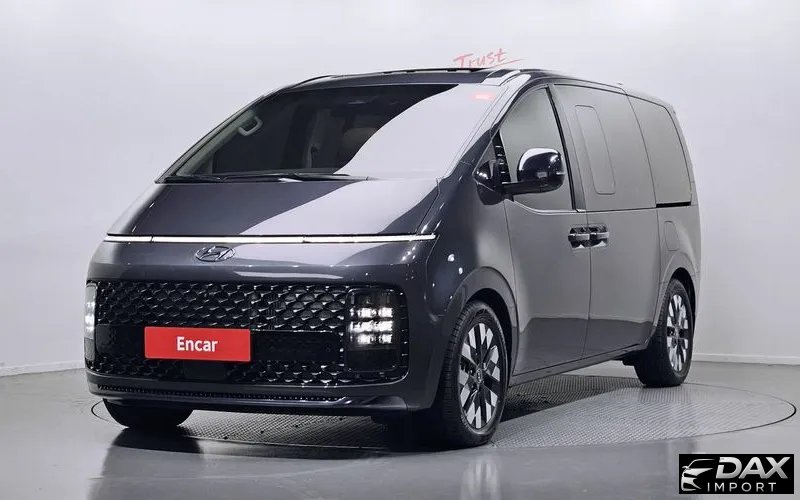 Hyundai Staria Lounge 9-Seater