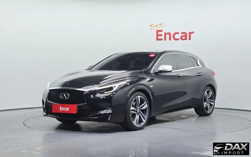 Infiniti Q30 2.0 Exclusive City Black