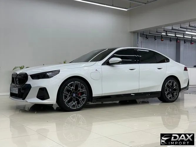 BMW 5-Series 530e M Sport Pro