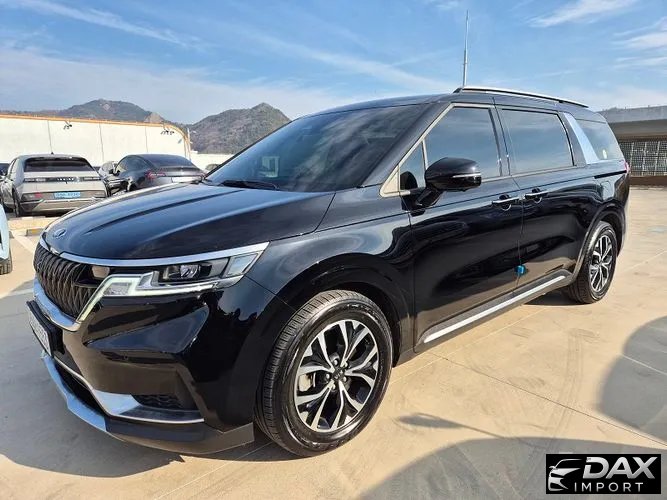Kia Canival 9-Seater Noblesse