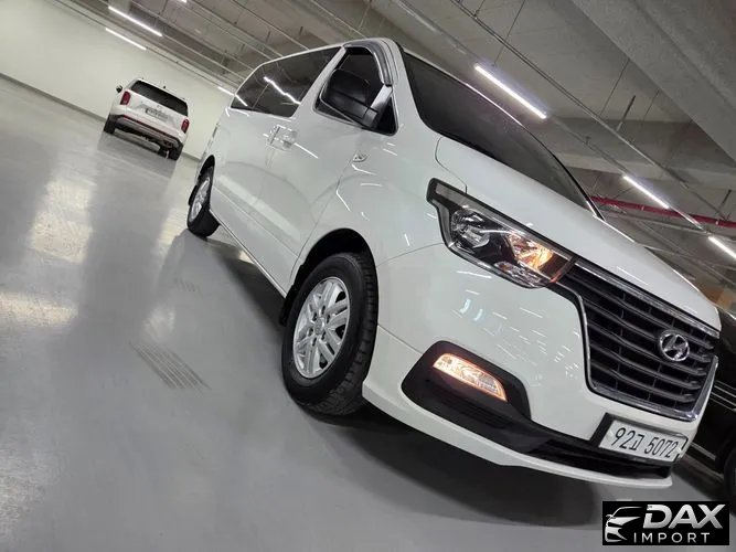 Hyundai Starex Van 5-Seater