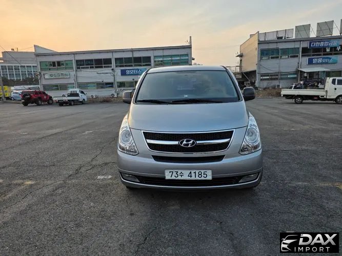 Hyundai Starex 12-Seater Wagon