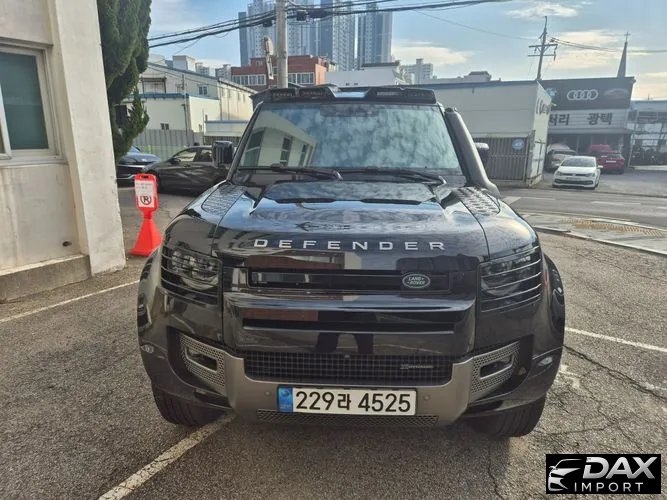 Land Rover Defender 130 D300 X-Dynamic HSE