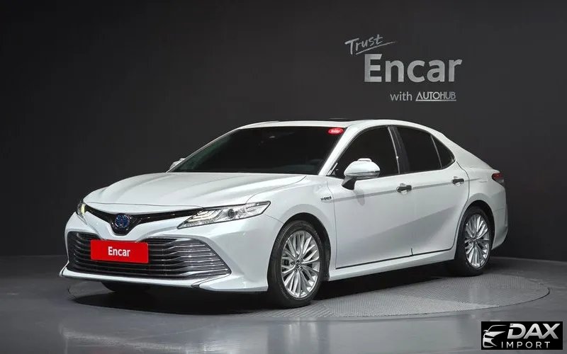 Toyota Camry 2.5 XLE Hybrid